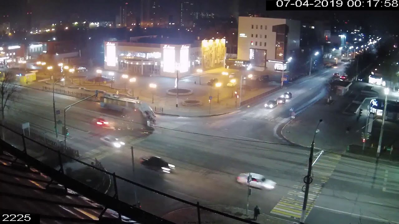 Видео аварии с участием скорой помощи в Подольске