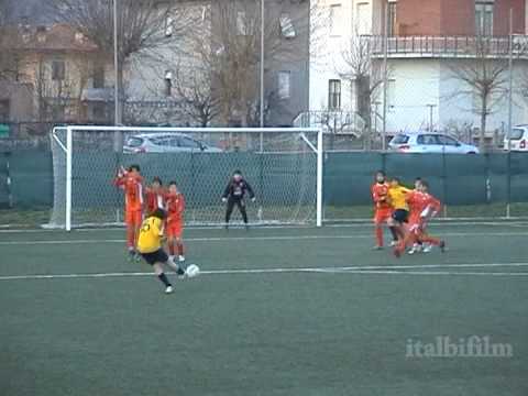 Esordio di un'Esordiente tra  i  pali . . . . GIOVANISSIMI