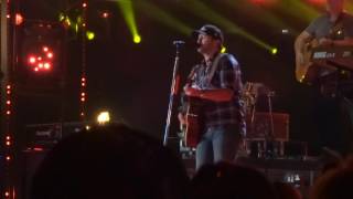 Luke Bryan sings &quot;Fast&quot; live at CMA Fest