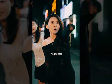 丑也是一种优势。
