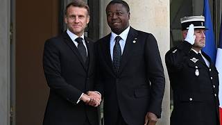 Togo mantiene detenidos a dos periodistas franceses