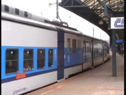 Rychlíky a osobáky ČD na stanici Praha Hlavní nádraží