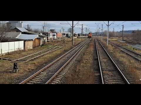 Sosirea trenului R5627 în Gara Dărmănești cu H452 (Dep. Suceava Nord) 05/01/2023