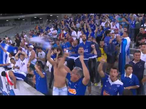 O gol de Fabrício para o Cruzeiro contra o Atlético PR pela 30ª rodada do Brasileirão 2015