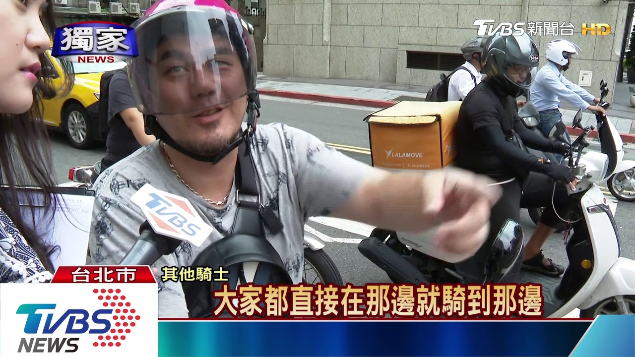 轉彎未禮讓!騎士遭撞 騰空摔翻腳骨折