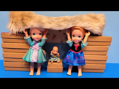 Blanket fort ! Elsa & Anna toddlers - indoor fun building & playing