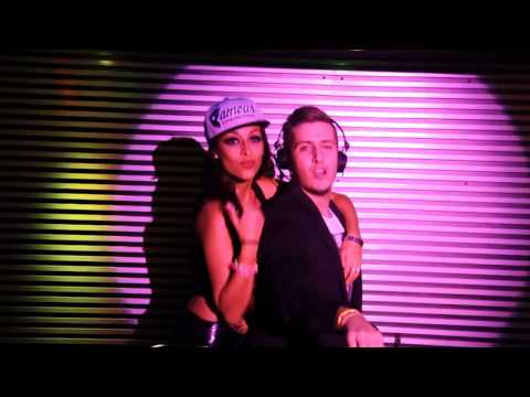 Alex Aviño & Carmelo Blanco - Chica Linda (Videoclip Oficial)