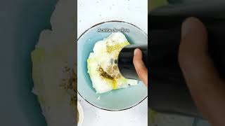 Tostones Crujientes Con Palta Cremosita Y Huevo Escalfado En Su Punto