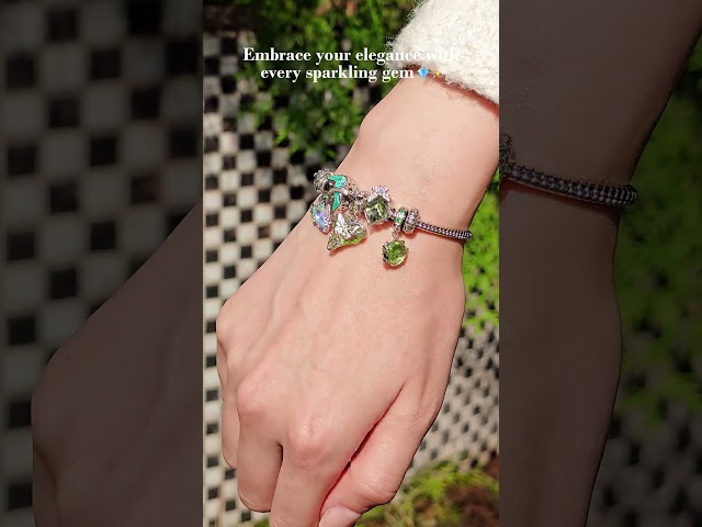 Vídeo relacionado con Qings Pendientes Calabaza Plata de Ley 925 Pequeños Pendientes Luminosos Halloween Naranja para Mujer Glow in the Dark Joyas