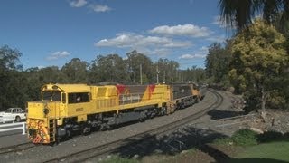 preview picture of video 'Queensland Rail : Spring Bluff : Australian trains and railroads'