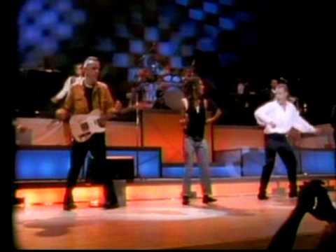 FINE YOUNG CANNIBALS LIVE - SHE DRIVES ME CRAZY 1989