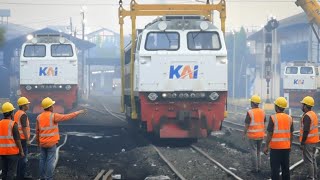 Download lagu SELAMAT DATANG DI PULAU JAWA‼️| 12 UNIT LOKOMOTIF CC 206 KIRIMAN DARI SUMATRA SUDAH TIBA ⁉️ mp3