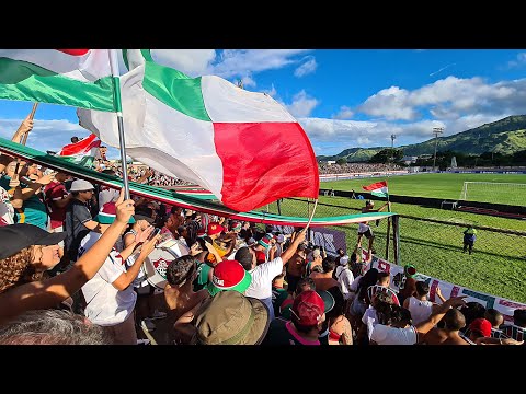 "Moça Bonita | Fluminense x Portuguesa-RJ 2024" Barra: O Bravo Ano de 52 &bull; Club: Fluminense &bull; País: Brasil