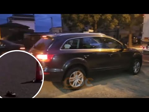 I bie nga makina djali 5 vjecar, babai e kupton vetem kur arrin ne shtepi | ABC News Albania
