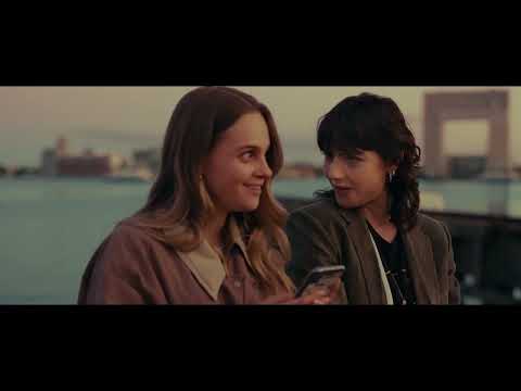 Фильм; Все оттенки красного — Русский трейлер (2025)