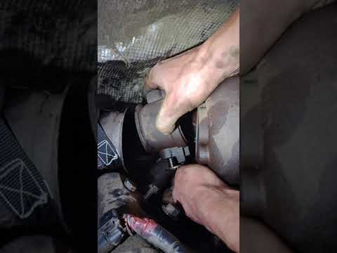 1994-97 OBS Ford 7.3 EBPV Actuator Removal (Turbo Removal)