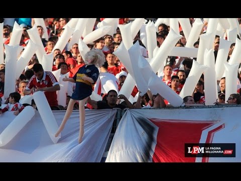 "El emocionante recibimiento desde el campo de juego" Barra: Los Borrachos del Tablón • Club: River Plate