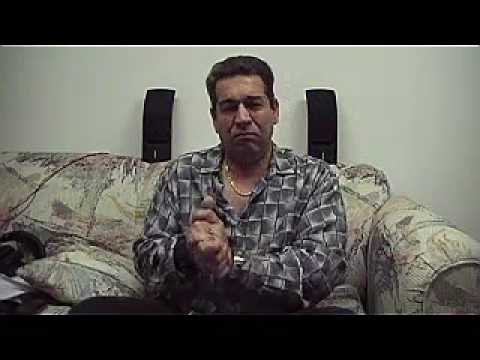 manualist plays seal - kiss from a rose - on his hands!