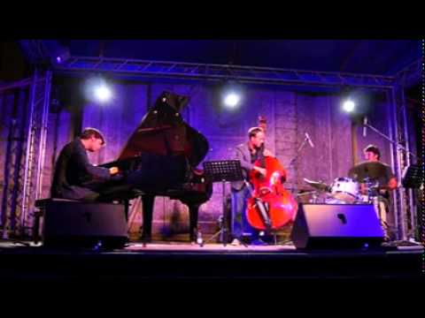 Alessandro Lanzoni Trio 01