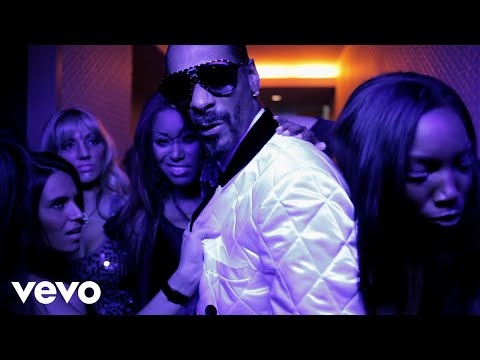 Snoop Dogg - Sweat (Official Music Video)