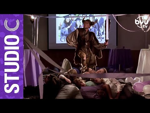 Awkward Avoidance Viking: Class Reunion - Studio C