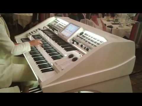 Claudia Hirschfeld - Ouvertüre "Die Fledermaus" (Johann Strauss)