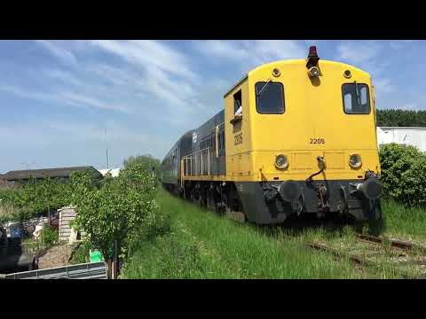 (Tyfoon)EX-NS 2200 loc met SSN en SHD rijtuigen bij de SGB