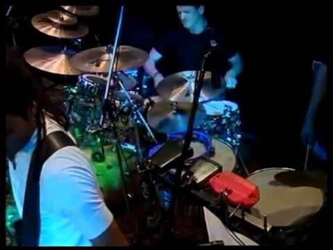 Victor Loyo baterista de Luis Miguel con Alto el Fuego.