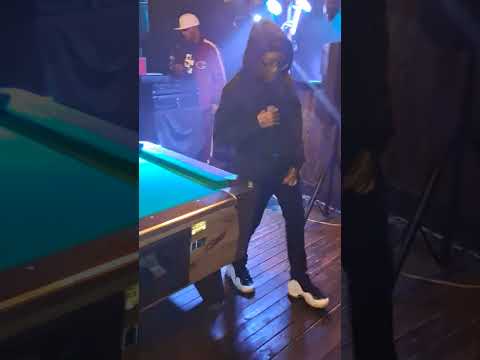 Argo g Fly Bigg niqque live performance I ain't know the words