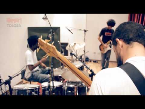Macaco Bong@Tolosa Live Session: "Broken Chocobread"