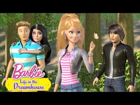 Latinoamérica: Life in the Dreamhouse - Acampando | @Barbie