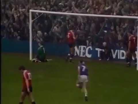 1987-88: Everton 2-1 Manchester United