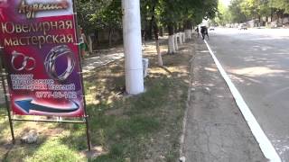 preview picture of video 'Walking down a street in Tiraspol, Pridnestrovian Moldavian Republic (Transnistria)'