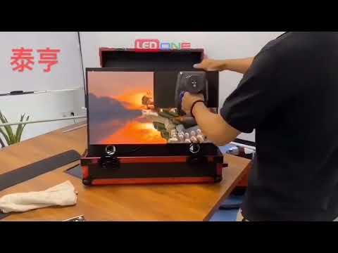 LEDONE test màn hình led COB P1.25 không cần dùng cáp tín hiệu và dây điện 5V.