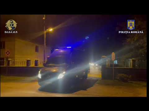 [ACTUALIZARE] Rezultatul amplei acțiuni de miercuri dimineața: 14 ARESTAȚI, 5 pe „control judiciar” și cantități mari de „cristal” și „șoricioaică”, cocaină, ciuperci și „iarbă” ridicate de DIICOT