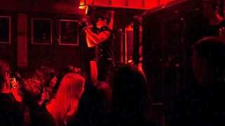 Heldmaschine - Erforen und Verbrannt