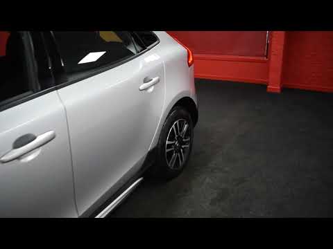 2017 17 VOLVO V40 2.0 D2 CROSS COUNTRY NAV PLUS 5D 118 BHP