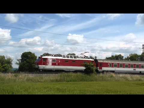 350.002-2 ZSSK na vlaku EC 124 Bečva - Žilina - Olomouc - Praha
