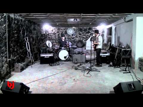 EL GARAGE PRESENTA A "BOLA BAJA"