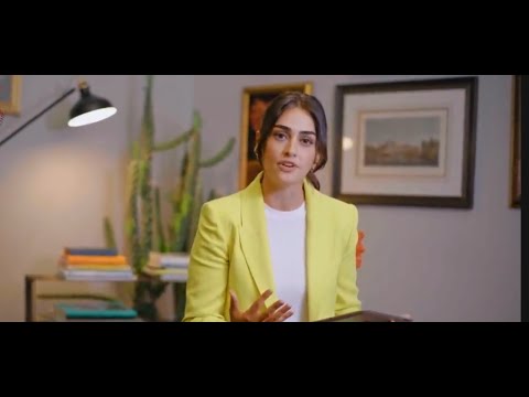 Halima Sultan / Esra bilgic trying to speak Pakistani words and translate him in Turkish.