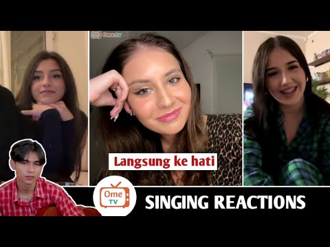 Cewek bule ini mulai terpikat setelah cowok Indonesia menyanyikan lagu dari bahasa nya | OmeTV