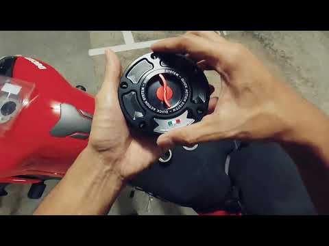 [MODS] Installation of TWM Quick Action Fuel Cap on Ducati Streetfighter V4