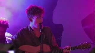 Erik Hassle - Are You Leaving (LIVE)