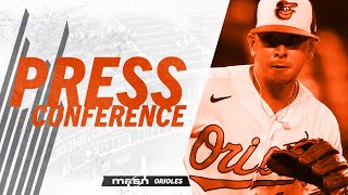 Ramón Urías discusses Gold Glove, positional versatility