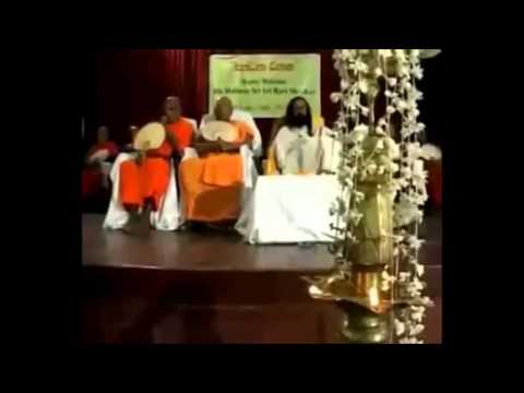 VENERABLE PROF BELLANWILA WIMALARATNA THERO WITH GURUJI H H SRI SRI RAVI SHANKAR