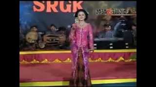 Download lagu campursari (luntur).mp4 mp3