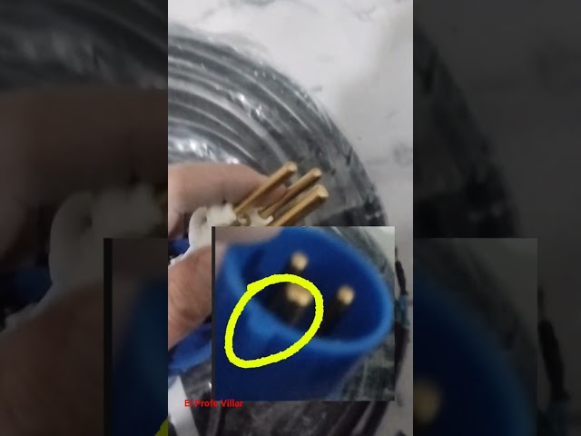 Vídeo relacionado con Convertidor 2P+TT 16A para Uso Nacional e Industrial, Ideal para hogares y sectores industriales. Asegura flexibilidad y eficacia en Conexiones eléctricas de múltiples Dispositivos.