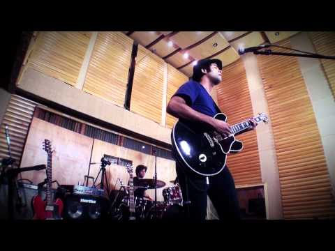 The Baggios - Ao Vivo - "O azar me consome"