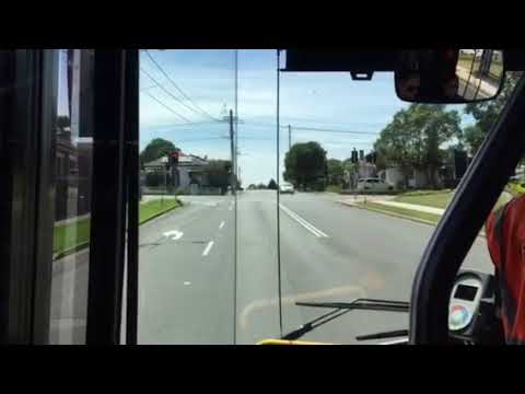 909 - Parra - Bankstown - crossing the intersection from Princes St into Jenkins St