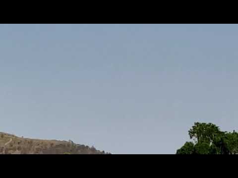 Piloto de asa delta lança reserva